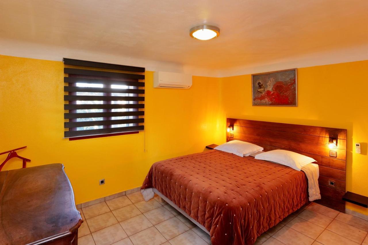 Domaine Pozzo Di Mastri Hotel & Spa ฟิการี ภายนอก รูปภาพ