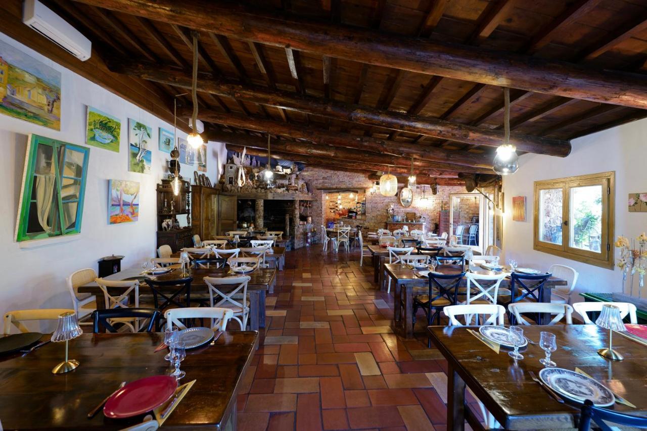 Domaine Pozzo Di Mastri Hotel & Spa ฟิการี ภายนอก รูปภาพ