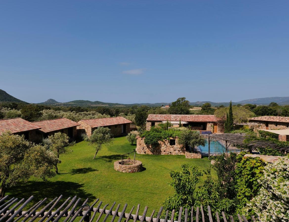 Domaine Pozzo Di Mastri Hotel & Spa ฟิการี ภายนอก รูปภาพ